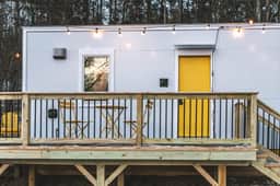 Modern Tiny House | Hot Tub, Sauna, River & Views