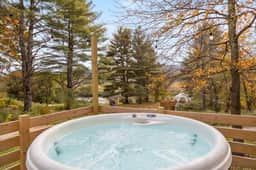 Boho Chic River Glamping Tent near Stowe w/Hot Tub