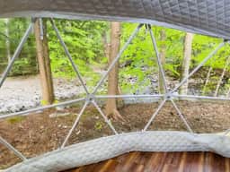 Riverside Geodome w/Hot Tub & Sauna @Smuggs
