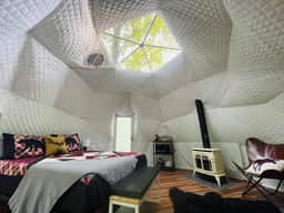 Riverside Geodome w/Hot Tub & Sauna @Smuggs