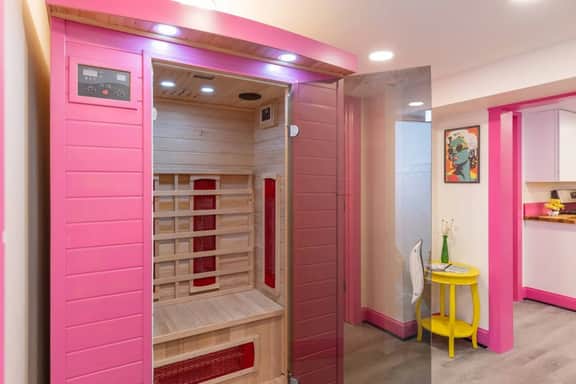 2BR Riverside Suite @ Smuggs w/ Saunas & Hot Tub