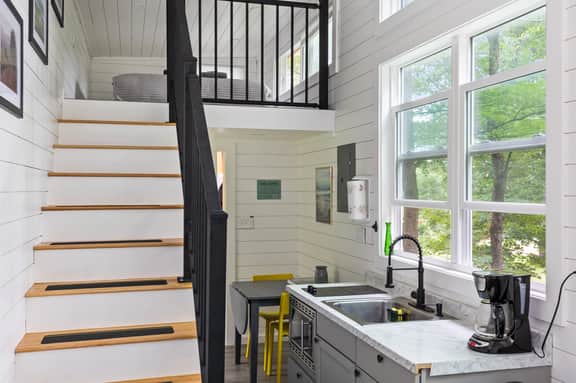 River's Edge Tiny House w/ Hot Tub & Sauna