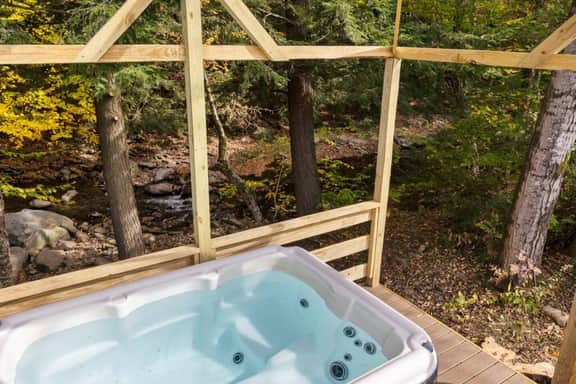 Fox Den Tiny House w/Hot Tub & Sauna @Smuggs