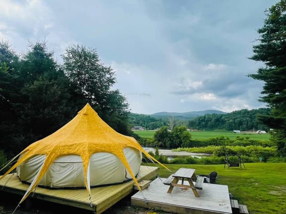 Boho Chic River Glamping Tent near Stowe w/Hot Tub